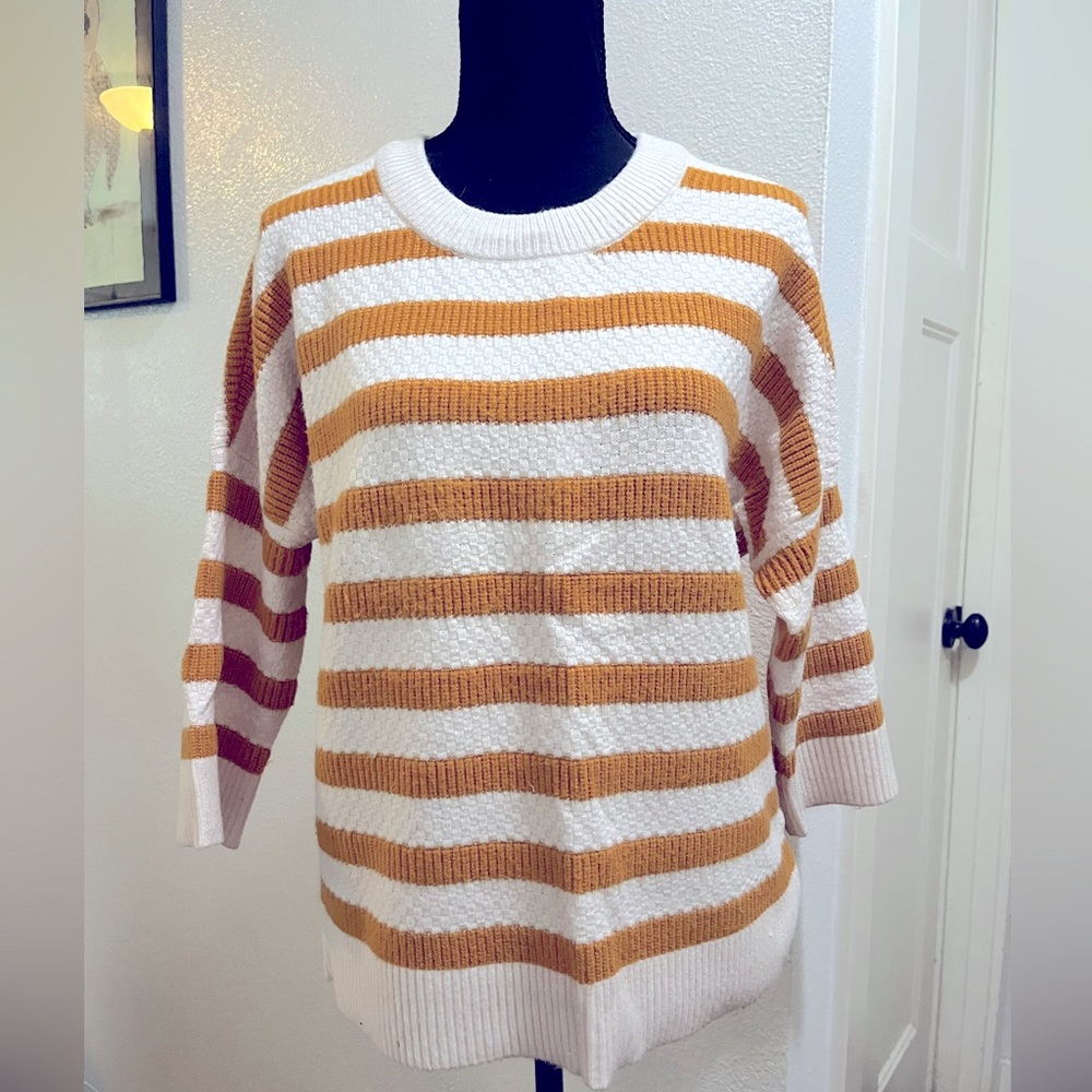 Market & Spruce. Size M. Cozy. Soft sweater.